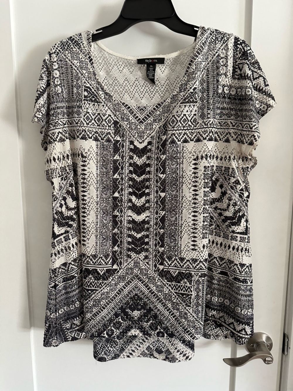 Style & Co. Black and White Geometric Print Short Sleeve Blouse